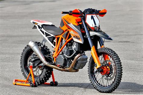 A KTM 1290 Super Duke R Dirt Bike?