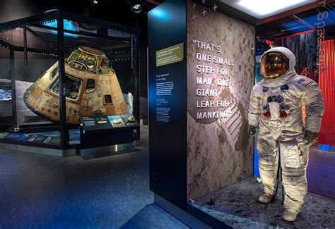 'Destination Moon': Take a tour of new Air and Space Museum gallery | collectSPACE