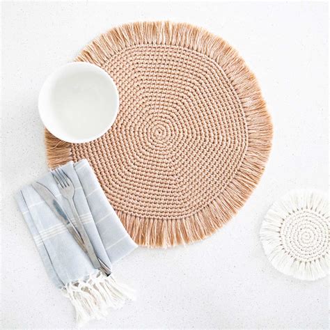 Easy Crochet Placemats with Fringe - free pattern + video tutorial ...