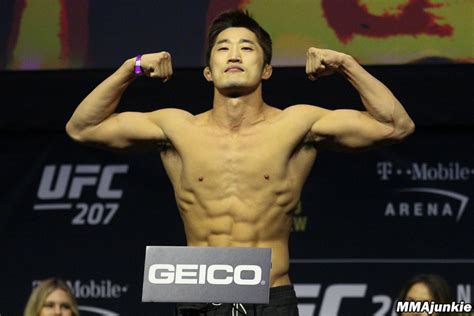 dong-hyun-kim-ufc-207-ceremonial-weigh-ins | MMA Junkie