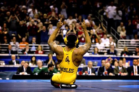 F-Stop and breathe: SPORTS: Anthony Robles, 125-pound NCAA wrestling ...