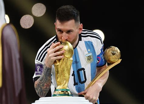 Messi đoạt danh hiệu Cầu thủ xuất sắc nhất World Cup 2022