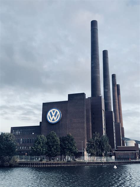 Volkswagen Factory, Wolfsburg | Wolfsburg, Vw käfer, Gebäude