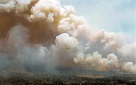 Photos: Smoke From Canada’s Wildfires Drifts South - The Atlantic