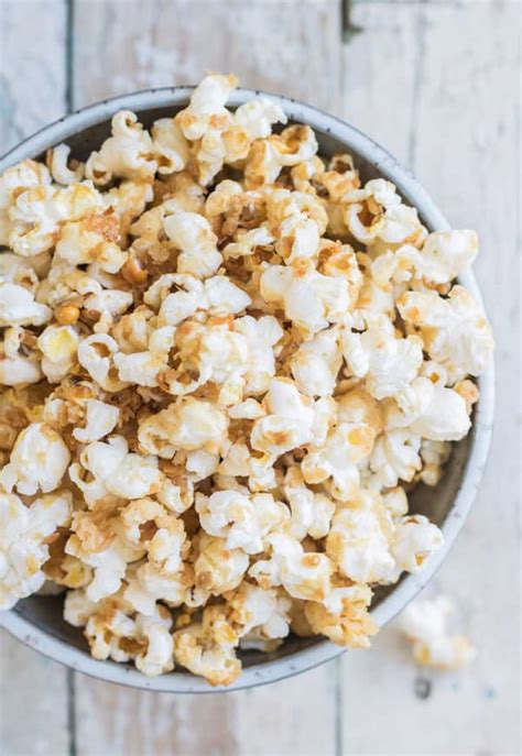 Salted caramel coconut popcorn - Choosing Chia