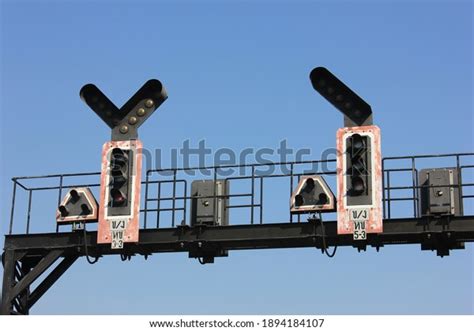 Railroad Crossing Arms Traffic Signals Flashing Stock Photo 1894184107 ...