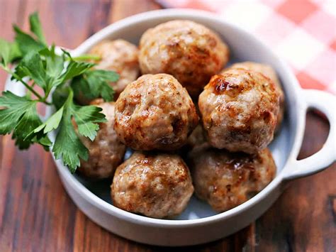 Juicy Pork Meatballs - Healthy Recipes Blog