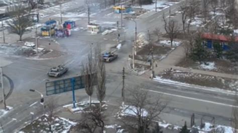 Mariupol: Azov Battalion destroys 4 tanks, several AFVs, and inflicts ...