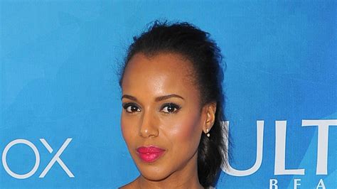 Kerry Washington Pairs Neon Lipstick and Navy Eyeliner With a Messy ...