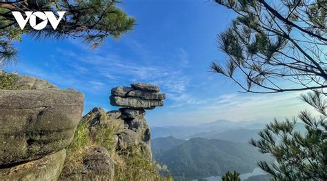 Discovering stunning beauty of Chong Mountain in Quang Ninh province