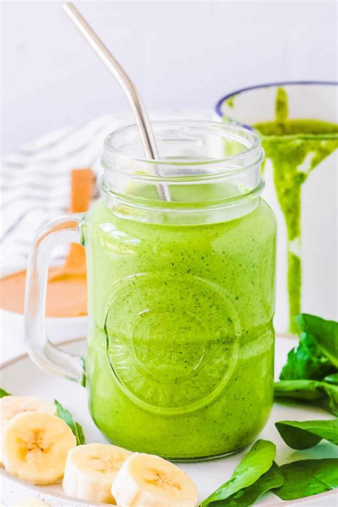 Healthy Food: Spinach And Banana Smoothie