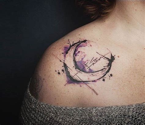 Fallon loves the Moon tattoo by Tattooer Nadi | Post 15646 | Tattoos for women, Trendy tattoos ...