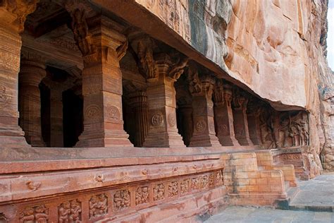 A Complete Travel Guide to Badami Caves