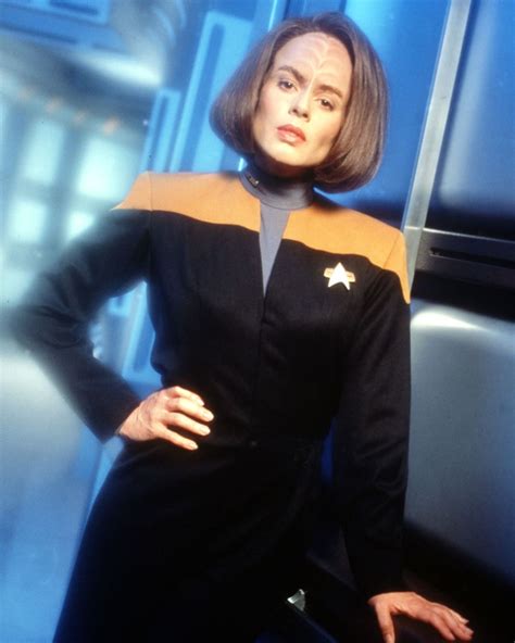 Roxann Dawson in a Star Trek: Voyager Promo | Star trek, Star trek ...