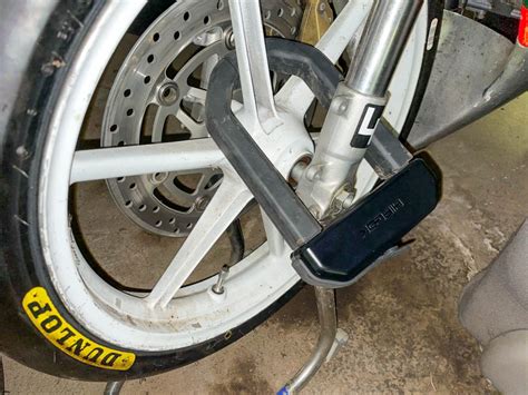 Hiplok D1000 Review: Anti-Angle Grinder Motorcycle Lock