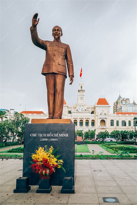 Premium Photo | Ho CHi Minh statue