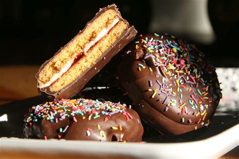 Wagon Wheel Biscuits | Recipe | Wagon wheel biscuit, Tray bakes, Baking