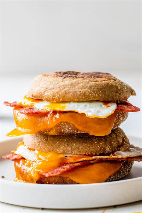 English Muffin Breakfast Sandwich - Recipe Chronicle