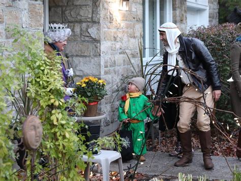 Trudeau dresses up and goes trick-or-treating with family for Halloween (PHOTOS) | Daily Hive ...