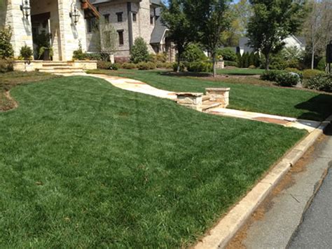 Lawn Care Fertilizing Service Triad | Lawn Care Fertilizer Schedule ...