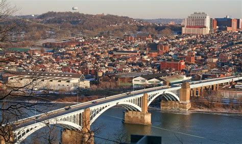 40th Street Bridge Into Lawrenceville | Pittsburgh neighborhoods, Lawrenceville, Pittsburgh city