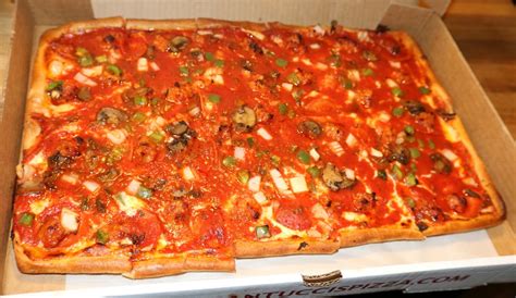 Belly of the Pig: Santucci's Pizza Review [2]