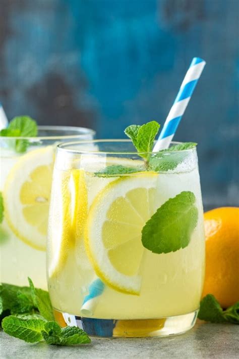 20 Easy Lemonade Cocktails - Insanely Good