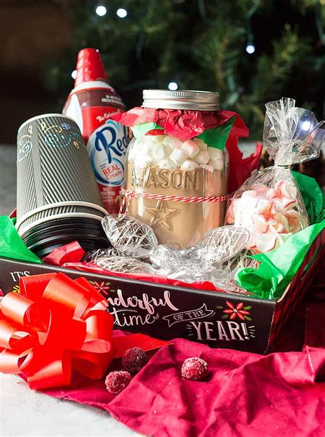 DIY Christmas Gift Baskets - Countryside Cravings