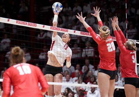 Wisconsin Women's Volleyball Team Records Season-High Service Aces in ...