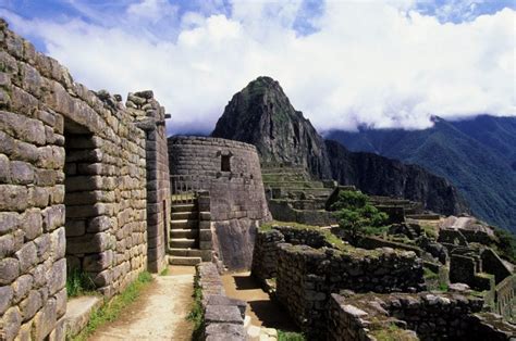 A Clumsy Tourist Who Snuck Into Machu Picchu After Hours Faces Jail ...