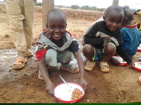 Feeding hungry children in Kenya - Operation Blessing International