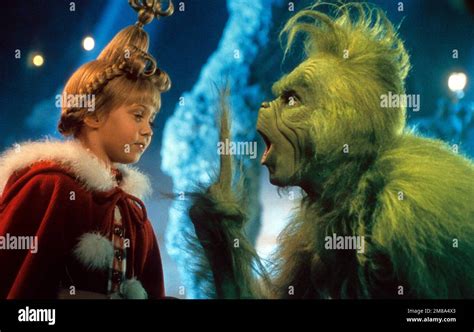 JIM CARREY and TAYLOR MOMSEN in HOW THE GRINCH STOLE CHRISTMAS (2000 ...