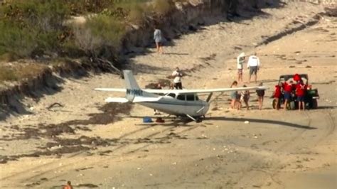 Small plane makes emergency landing on Florida beach