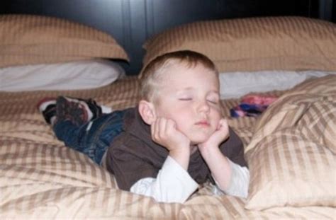 Funny and Awkward Kid Sleeping Positions (17 pics) - Izismile.com