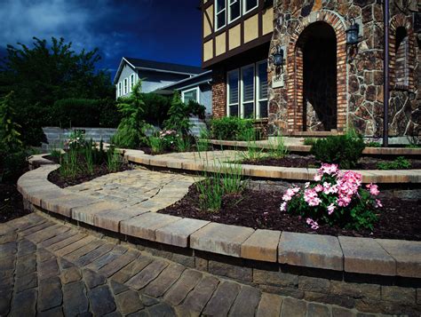 Belgard’s Best for Creating a Retaining Wall - Belgard