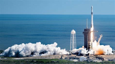 Emerging Titans in Space: A Look at the Best Private Spaceflight ...