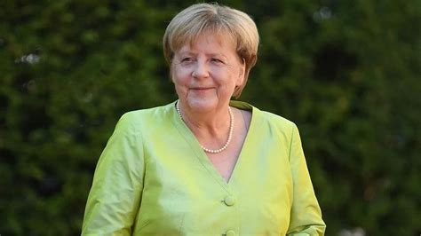 Former German Chancellor Angela Merkel wins UN refugee agency award