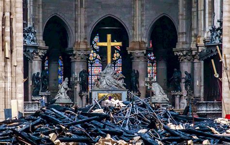 Before and after: Iconic Notre Dame Cathedral scorched by blaze - The Washington Post