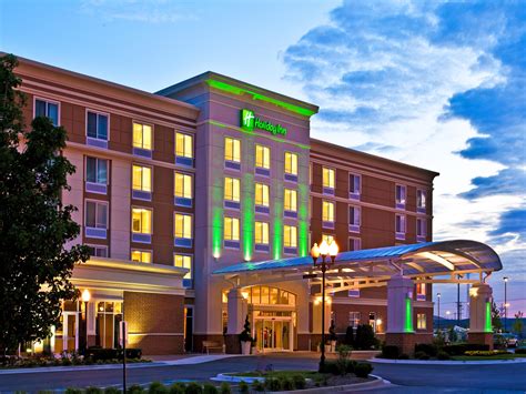 Holiday Inn Chicago - Midway Airport Hotel by IHG | Holiday inn, Midway airport, Hotel