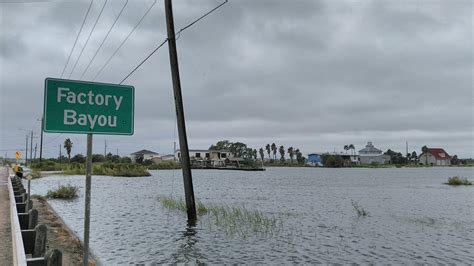 Coastal flooding in San Leon, TX around 11:30 this morning Dickinson, Texas - Texas live map ...