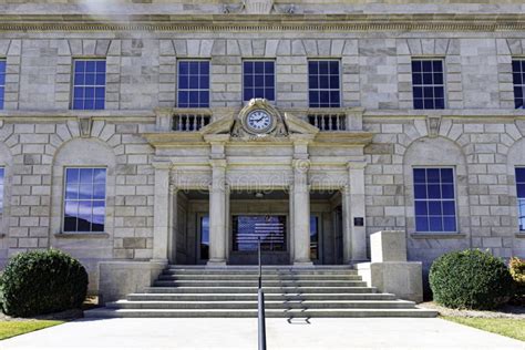 Entrance To Historic Carroll County Courthouse Editorial Photo - Image of charles, georgia ...