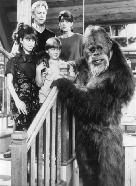 Harry and the Hendersons Cast - Sitcoms Online Photo Galleries