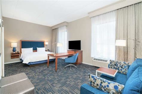 HAMPTON INN & SUITES NEWBURGH STEWART AIRPORT - 61 Photos & 22 Reviews - 1 Crossroads Ct ...