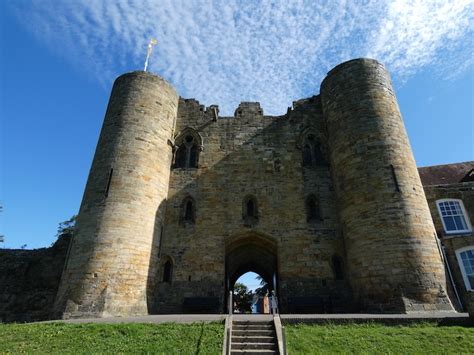 A Castle, A Secret Island And Cruffins: Why You Should Visit Tonbridge | Londonist