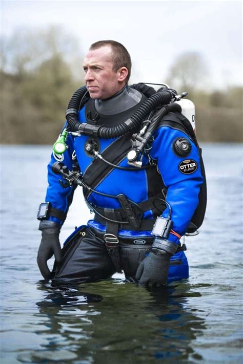 Wetsuits vs Drysuits: Should You Learn How to Dive With Both? – Scuba ...