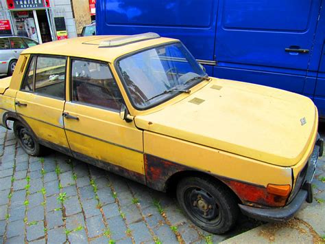 Vintage & Classic Car spotting in streets of London: 1960s: Wartburg ...