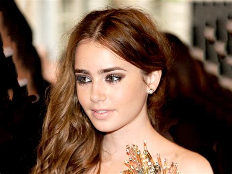 Download Celebrity Lily Collins HD Wallpaper