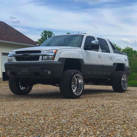 Lance's 2002 Chevrolet Avalanche 1500 - Holley My Garage