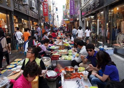 Busan market — 5 best seafood market in Busan & Busan traditional market - Living + Nomads ...