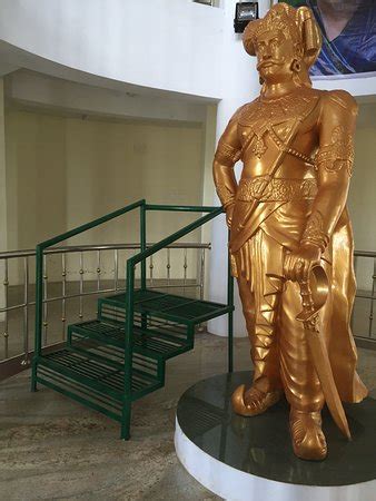 Statue of Veerapandiya kattabomman - Picture of Kattabomman Memorial ...